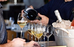 重慶進口葡萄酒批發中心紅酒批發市場-紅酒品鑒流程