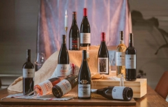 紅酒為什么要臥放或倒放 葡萄酒為什么要倒著放